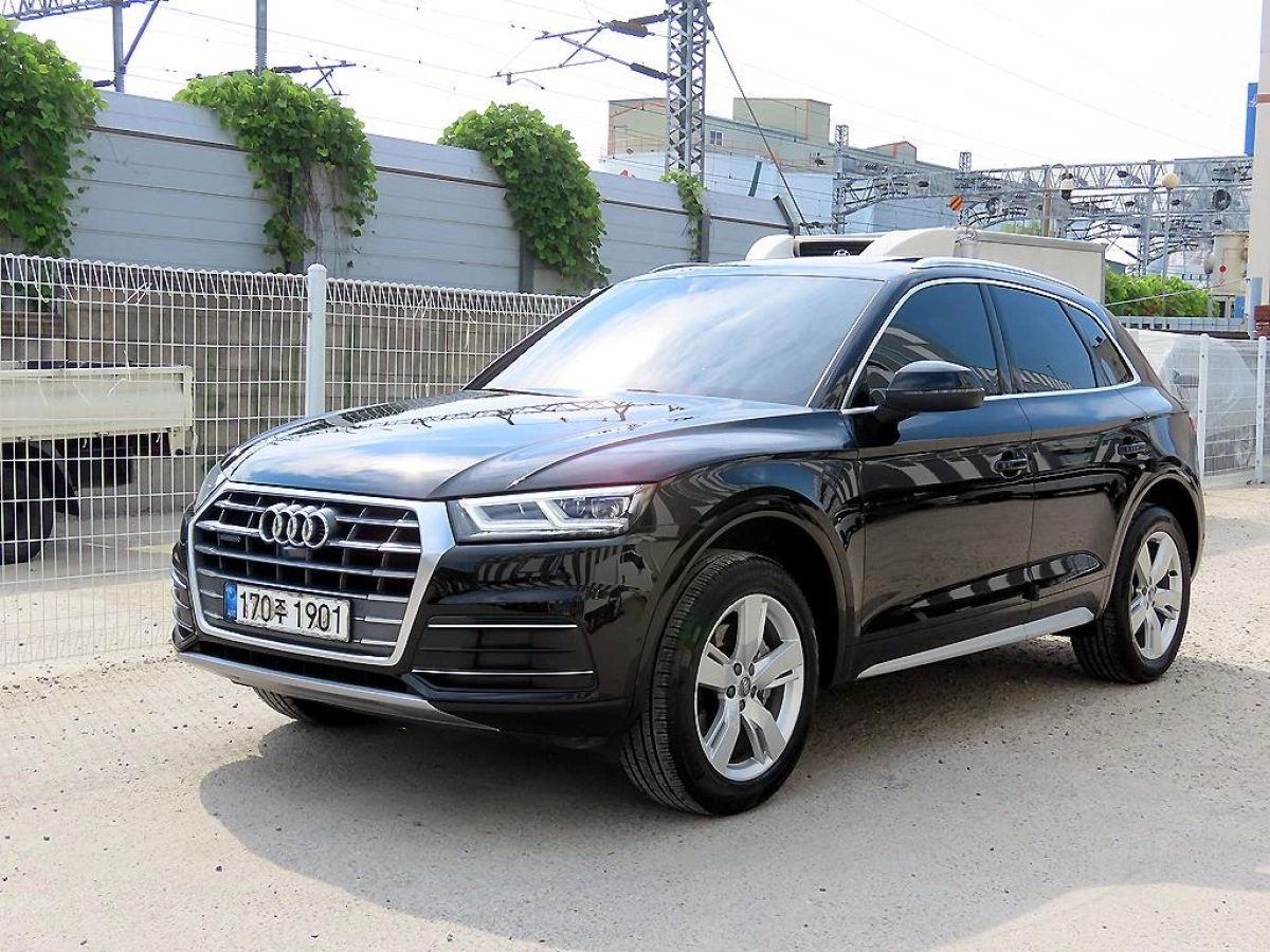 AUDI Q5 FY