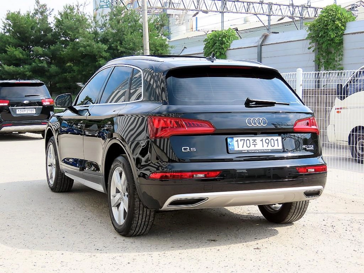 AUDI Q5 FY