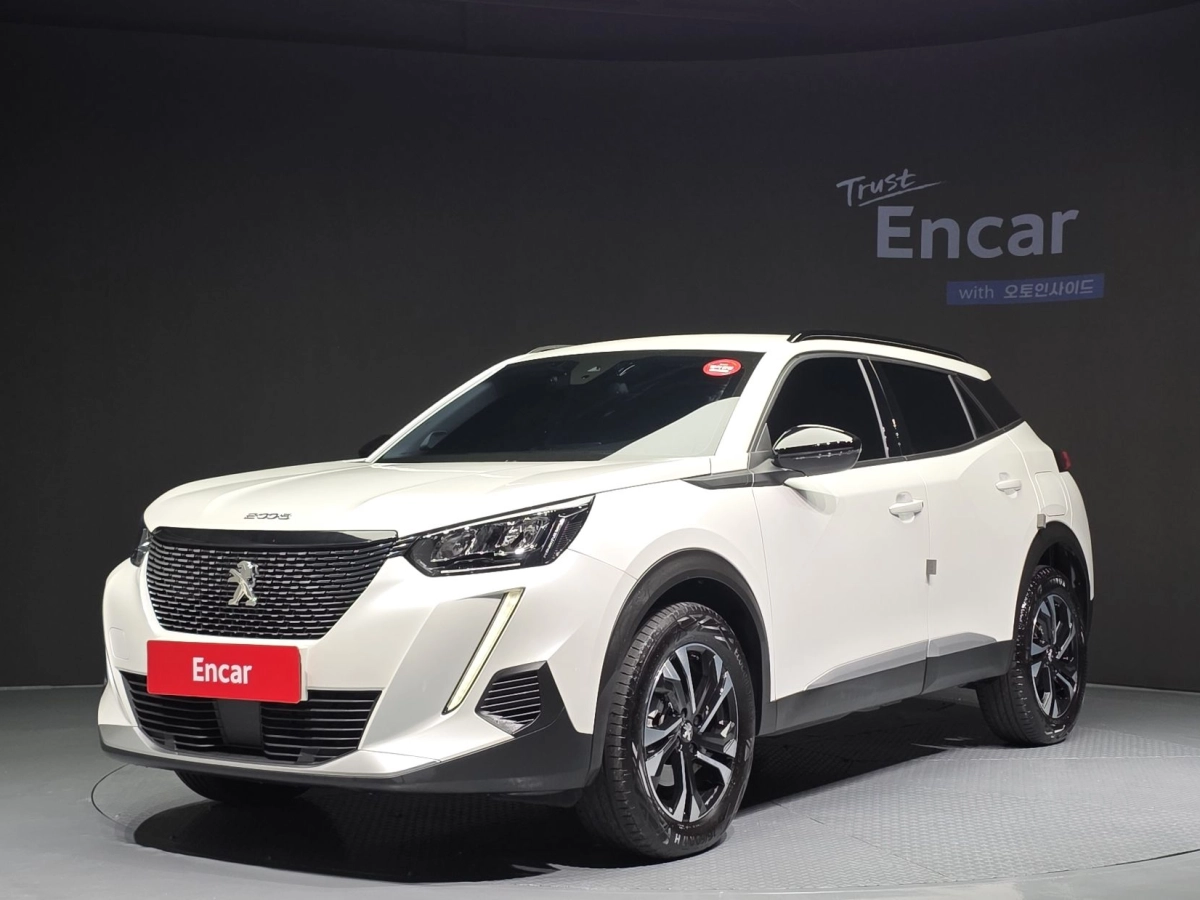 PEUGEOT 2008  2023