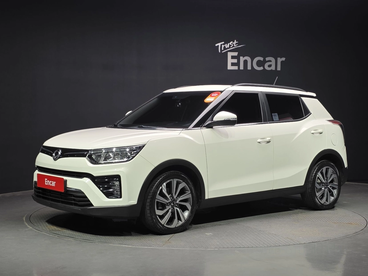 SSANGYONG TIVOLI VERY NEW