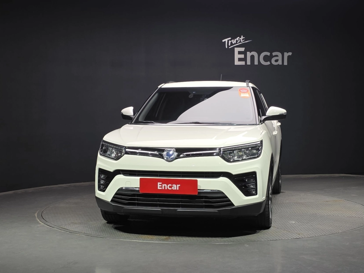 SSANGYONG TIVOLI VERY NEW