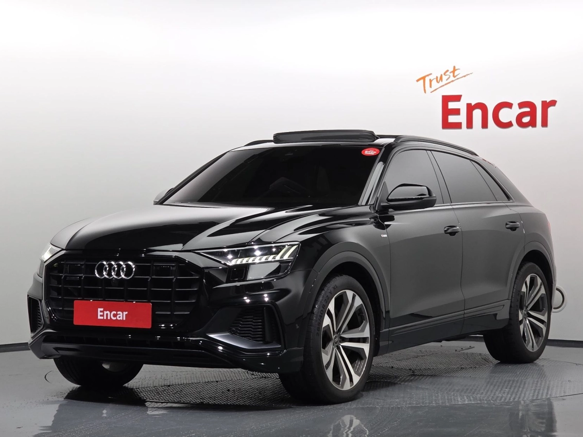 AUDI Q8 4M
