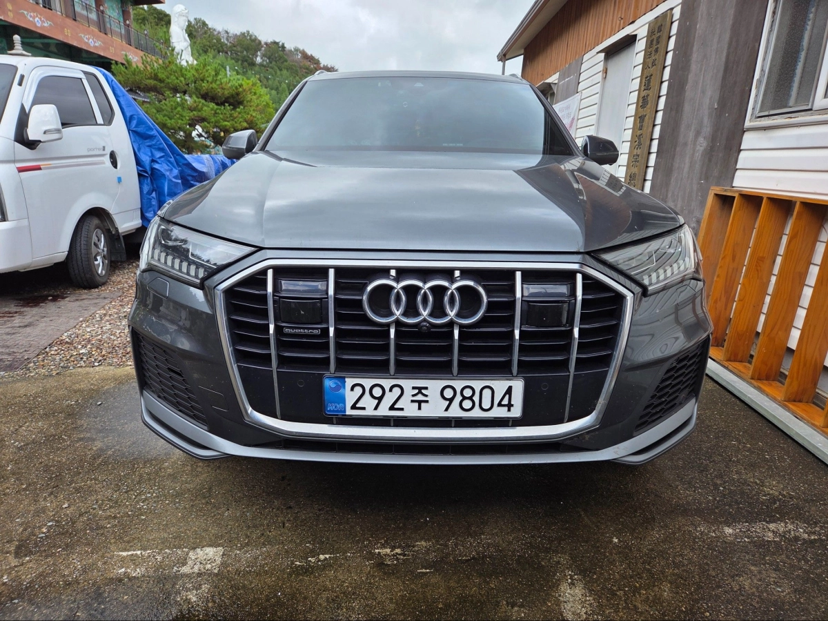 AUDI Q7 4M
