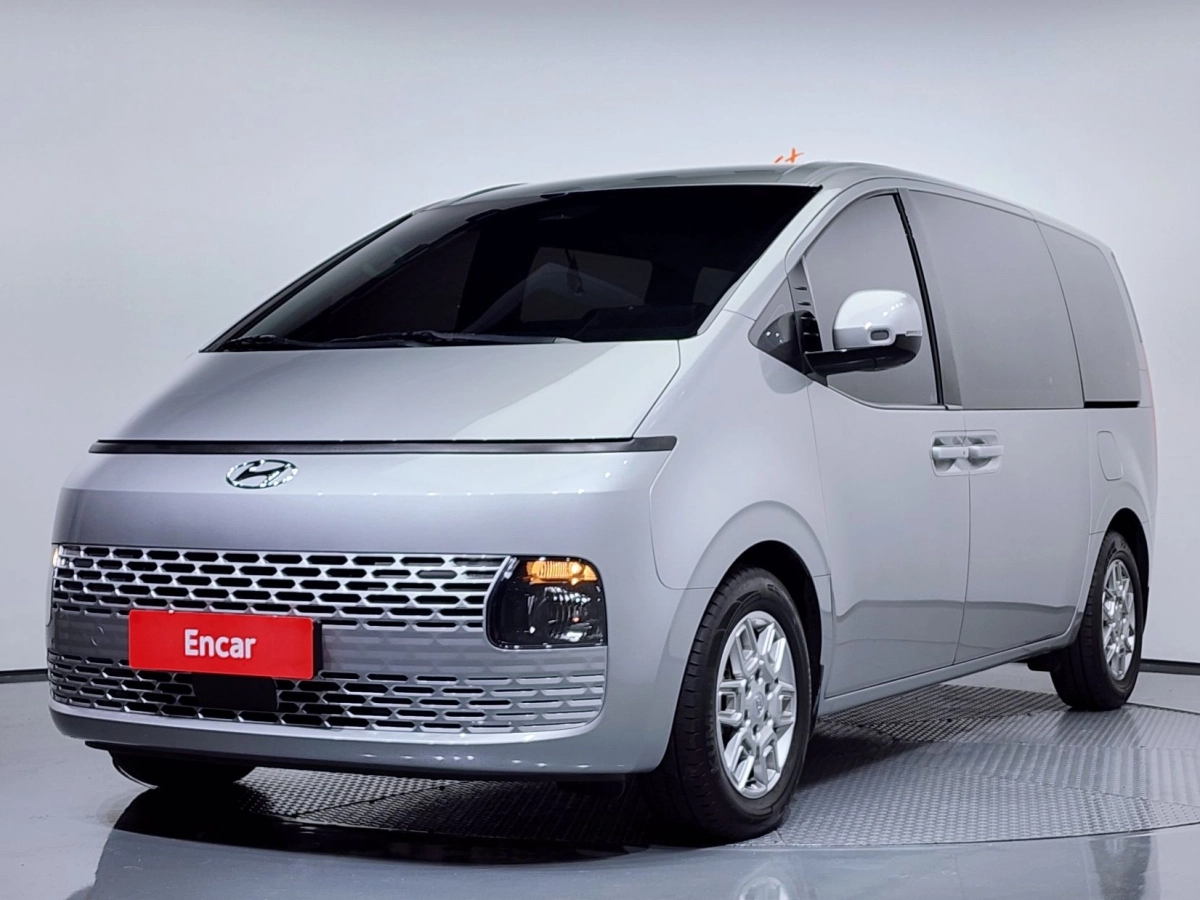 HYUNDAI STARIA 2023