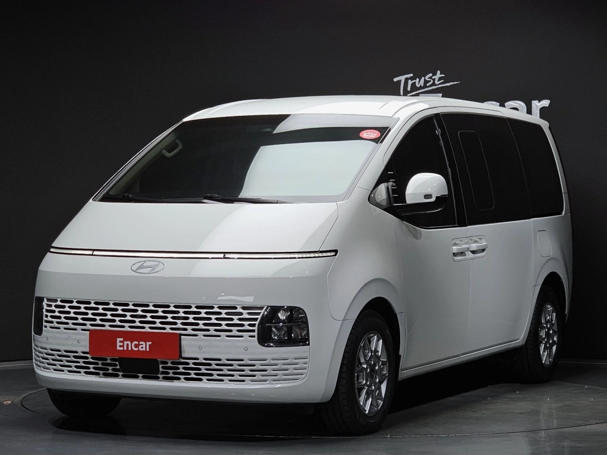 HYUNDAI STARIA 2024