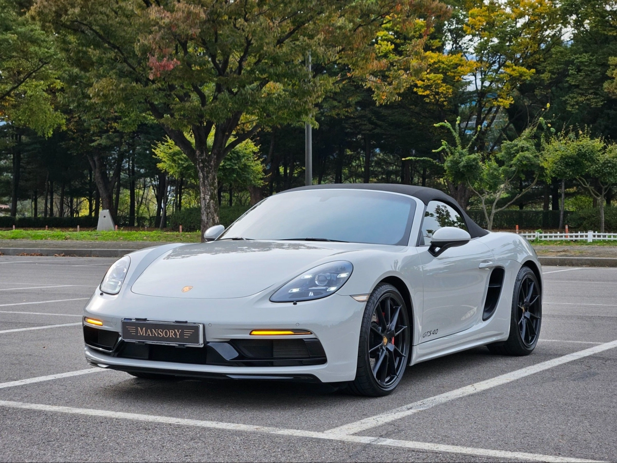 PORSCHE 718 CAYMAN