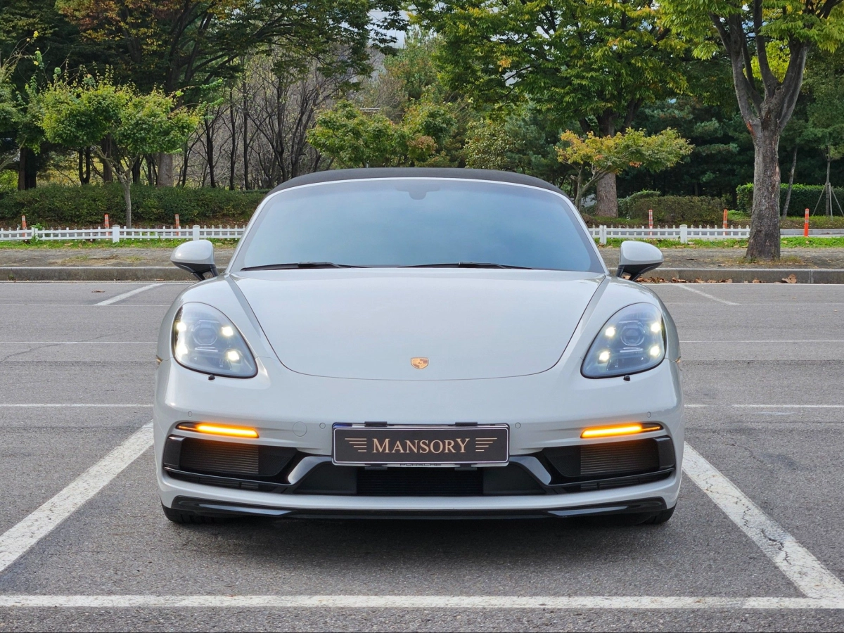 PORSCHE 718 CAYMAN