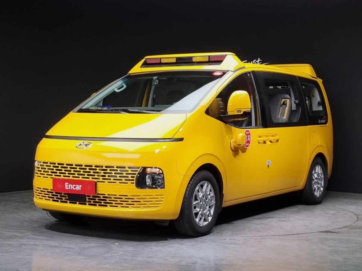 HYUNDAI STARIA 2023