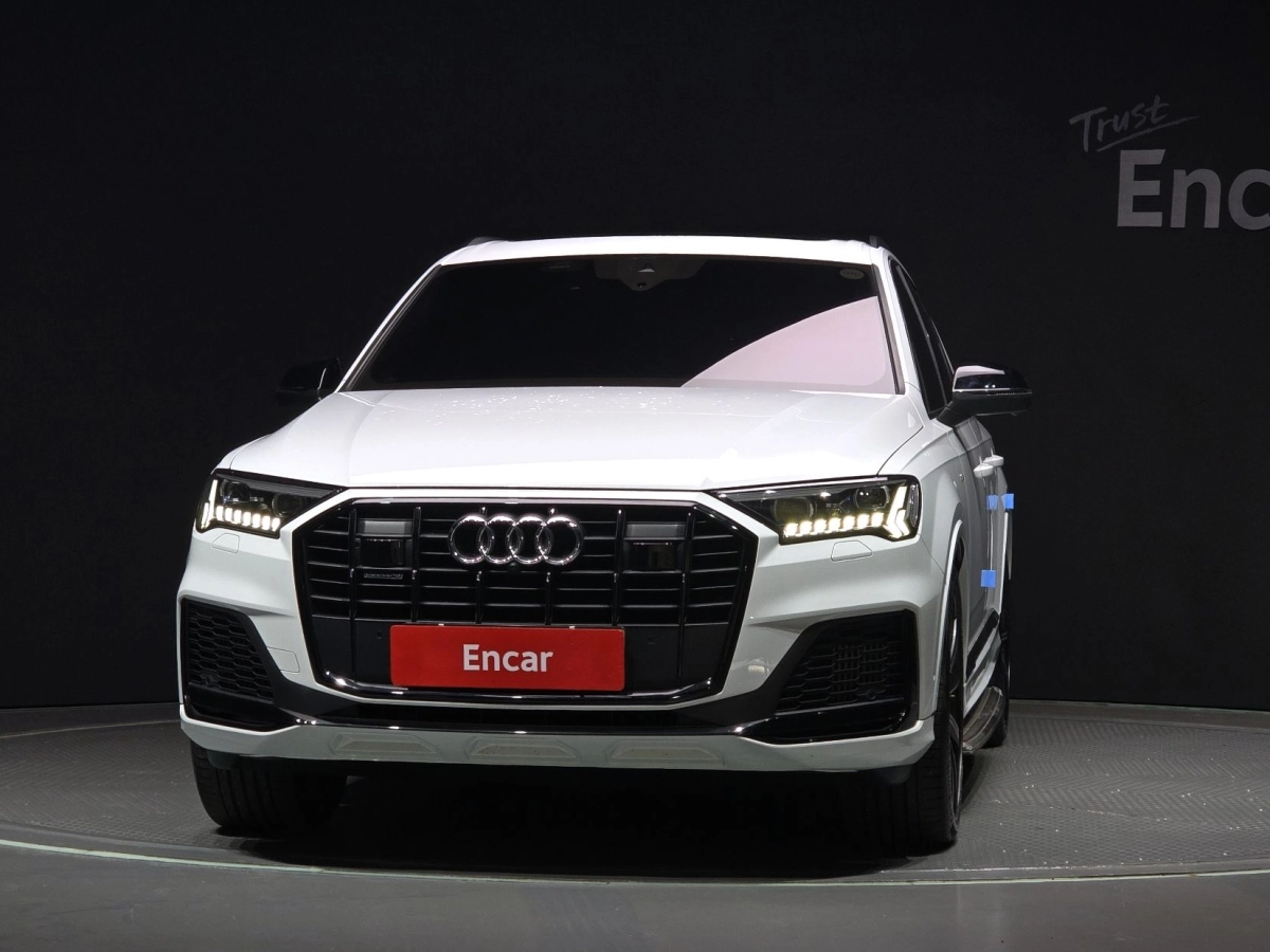 AUDI Q7 4M