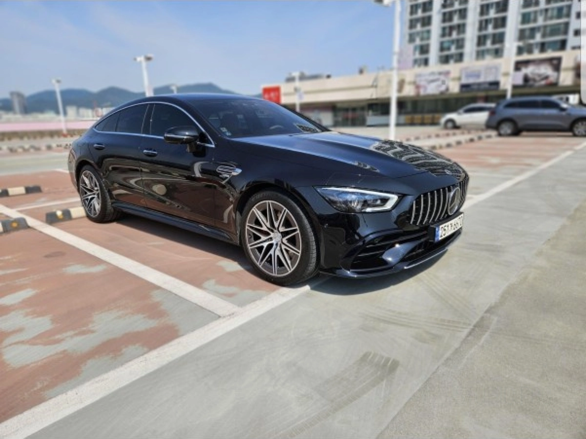 MERCEDES BENZ AMG GT