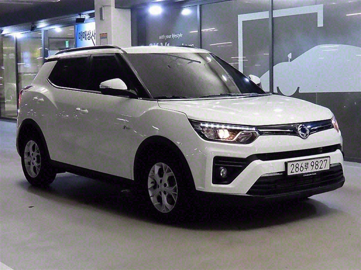 SSANGYONG TIVOLI VERY NEW