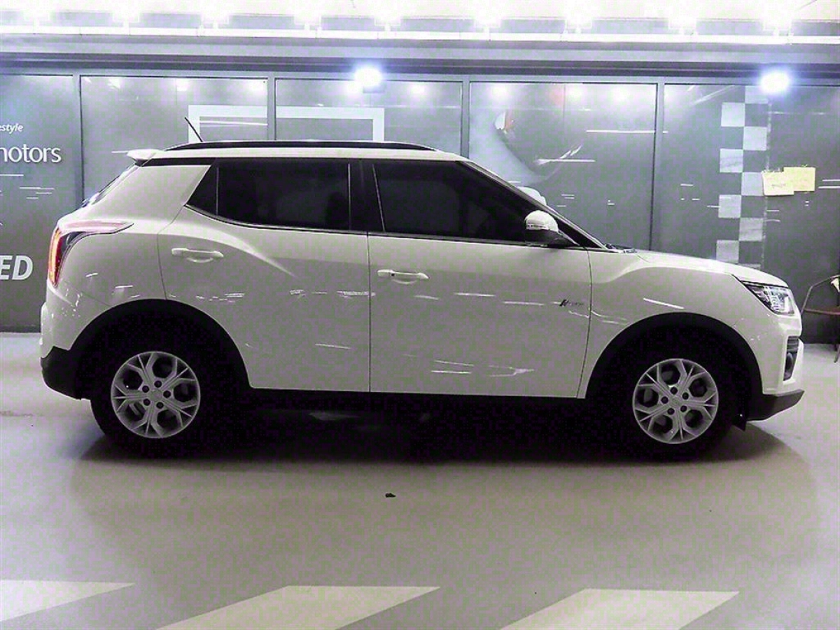SSANGYONG TIVOLI VERY NEW