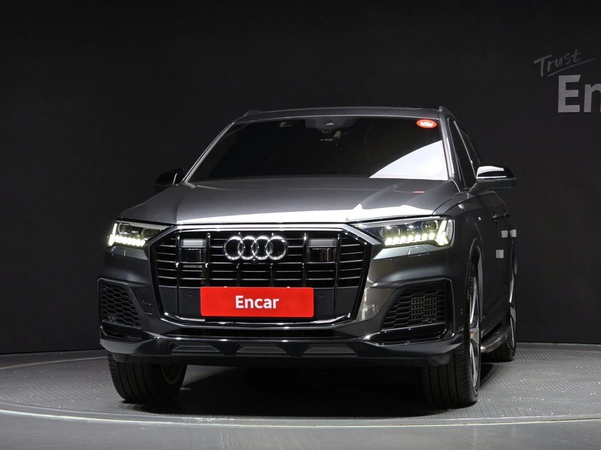AUDI Q7 4M