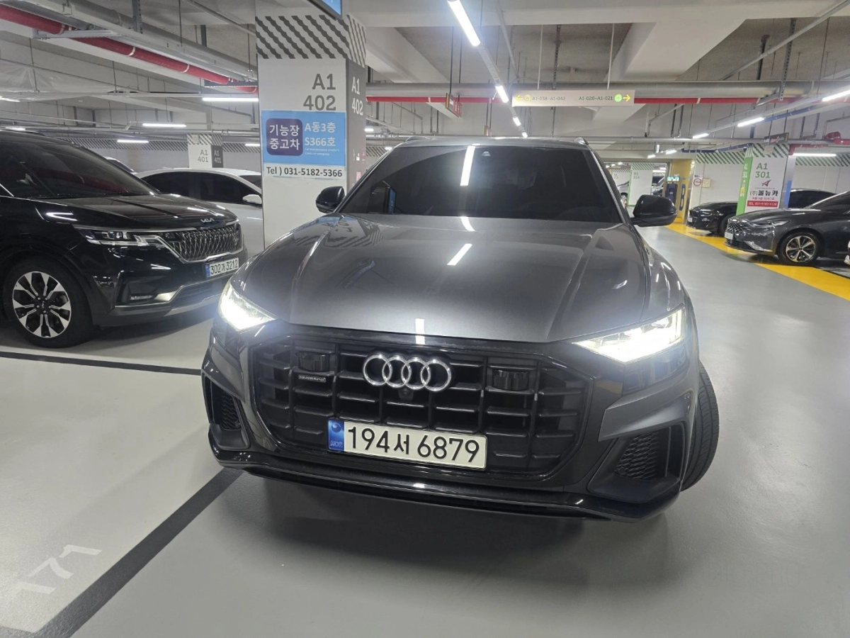 AUDI Q8 4M