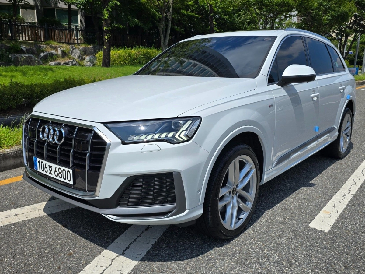 AUDI Q7 4M