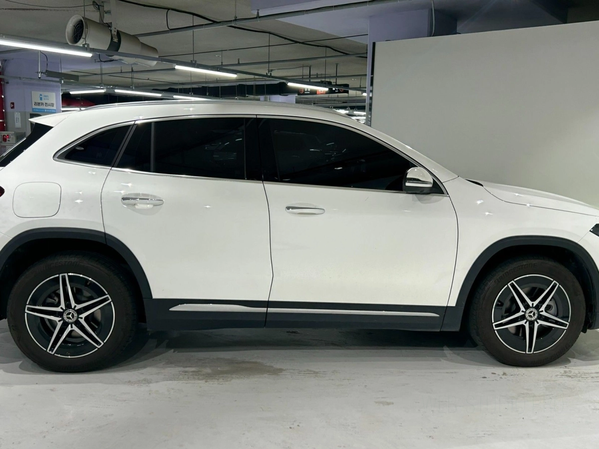 MERCEDES BENZ EQA H243