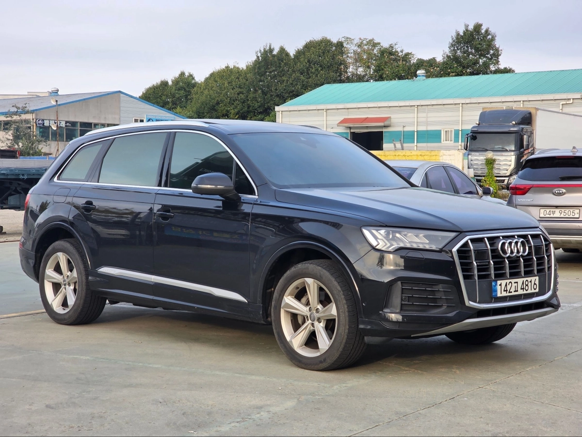 AUDI Q7 4M