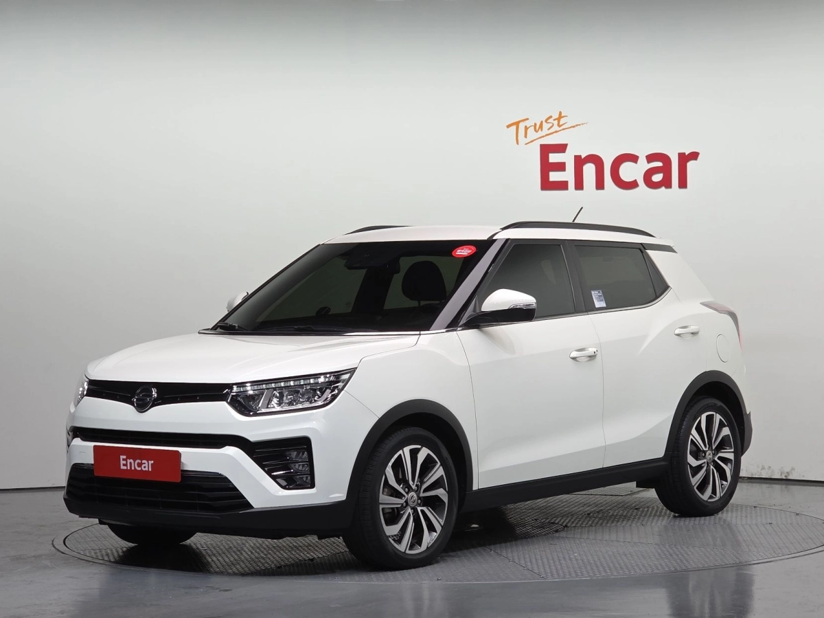 SSANGYONG TIVOLI VERY NEW