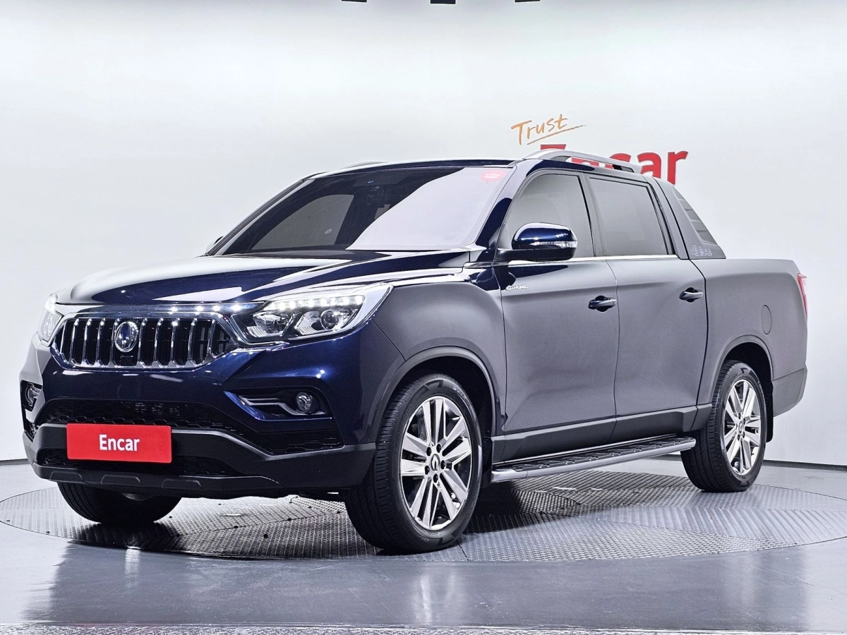 SSANGYONG REXTON SPORTS CAR