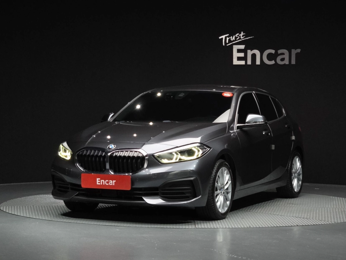 BMW 1-SERIES F40  2020