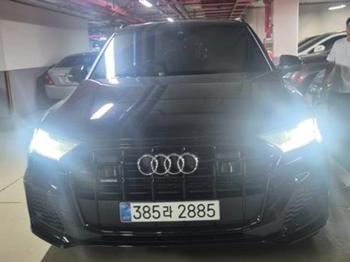 AUDI Q7 4M