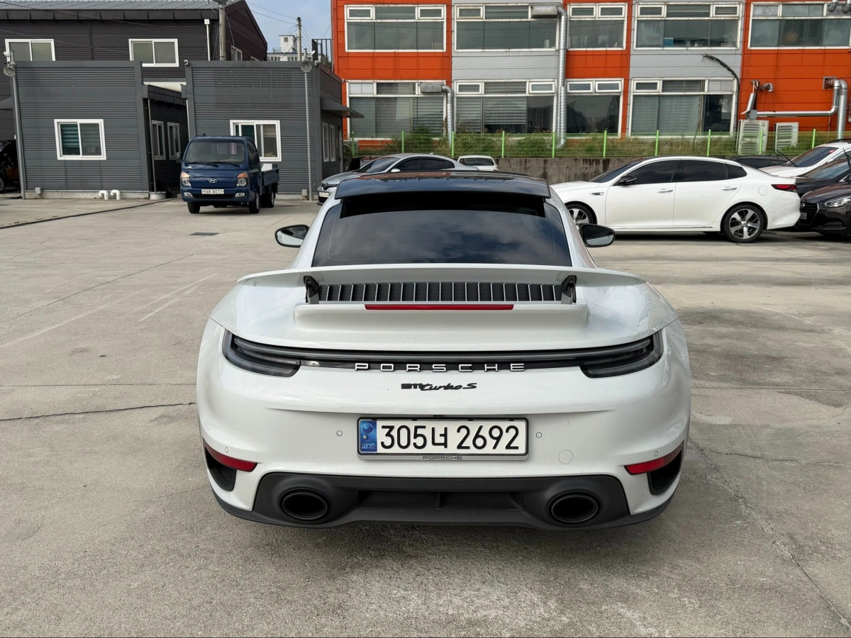 PORSCHE 911 992