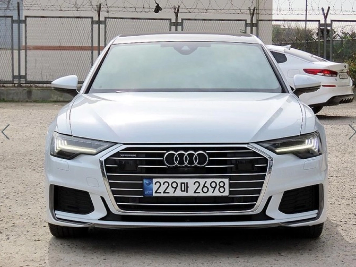 AUDI A6 C8