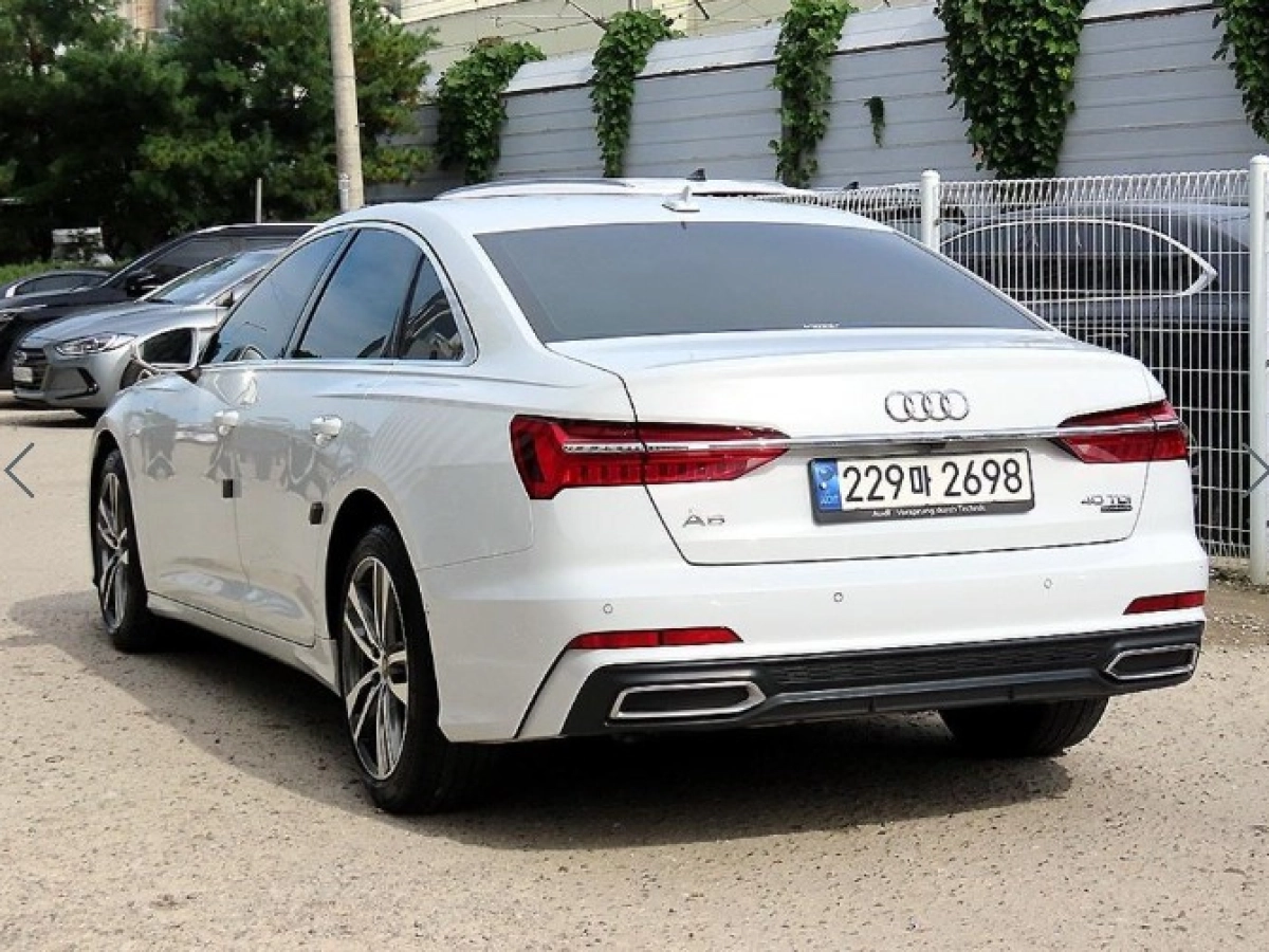 AUDI A6 C8