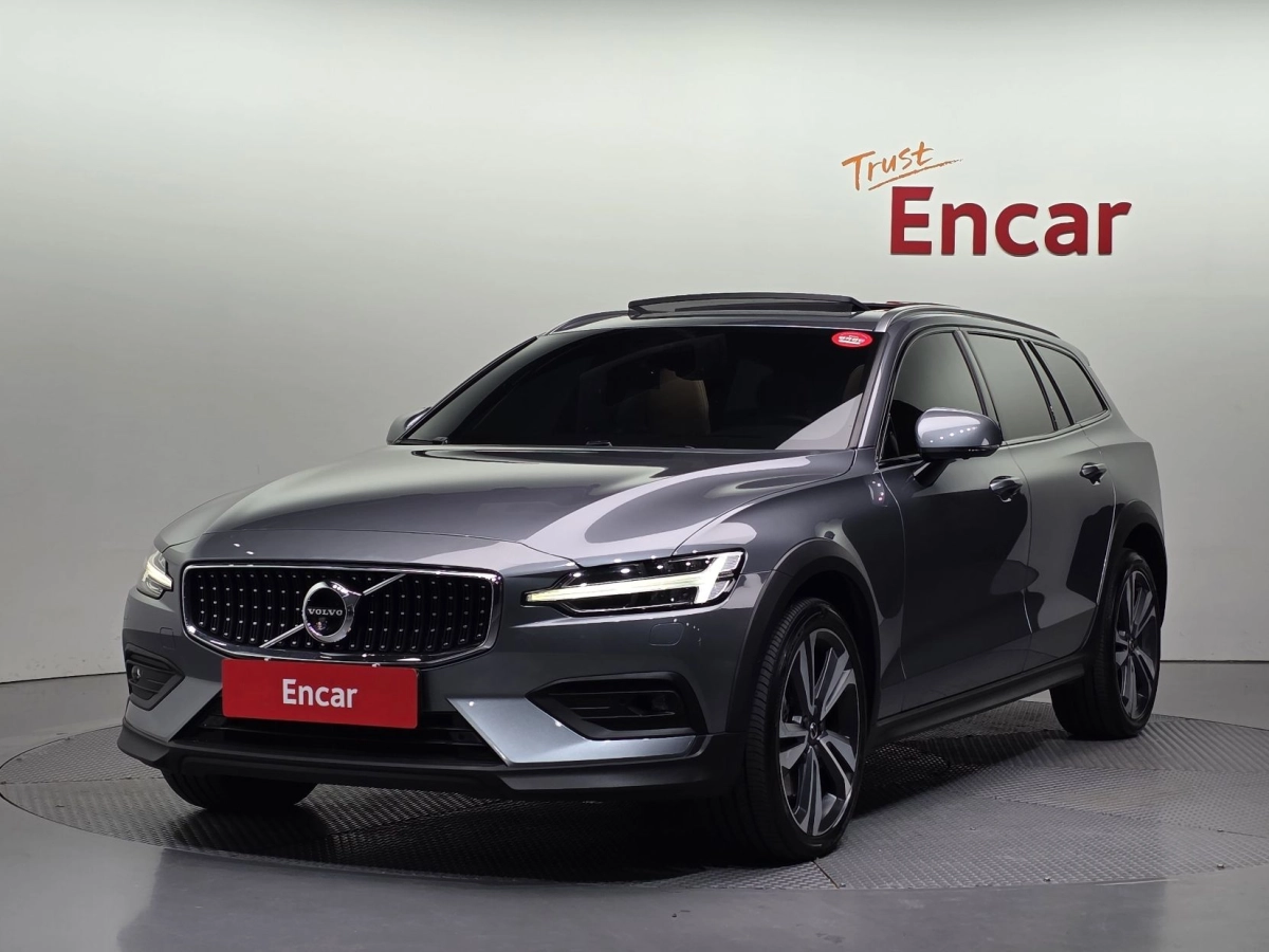 VOLVO V60 CROSS COUNTRY