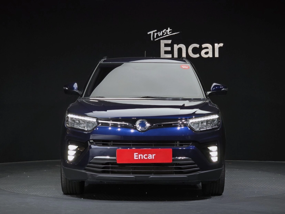 SSANGYONG TIVOLI VERY NEW