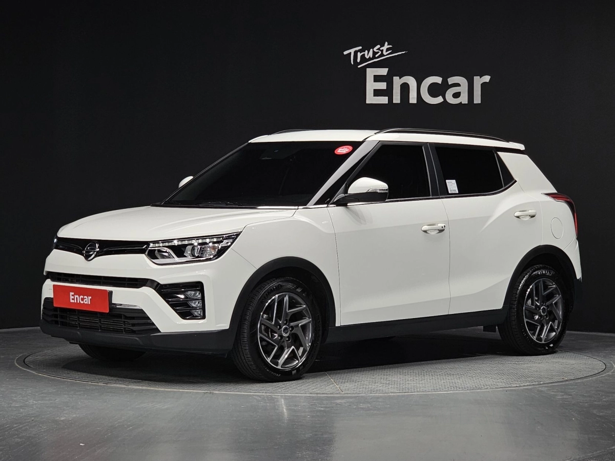 SSANGYONG TIVOLI VERY NEW