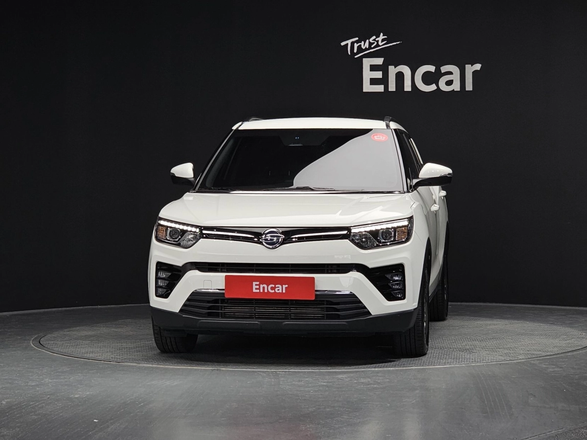 SSANGYONG TIVOLI VERY NEW