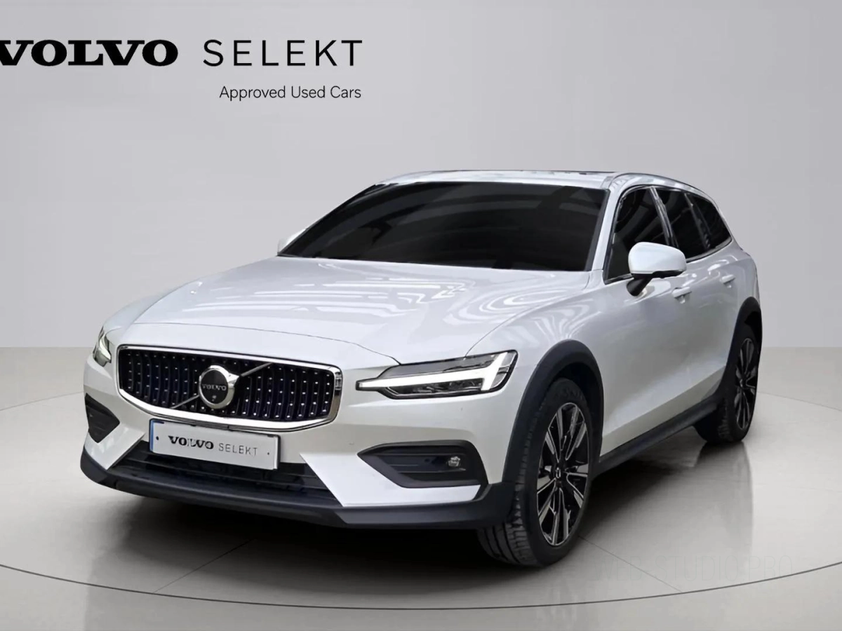 VOLVO V60 CROSS COUNTRY