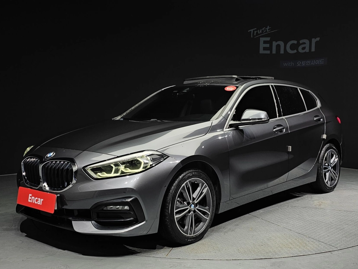 BMW 1-SERIES F40  2021