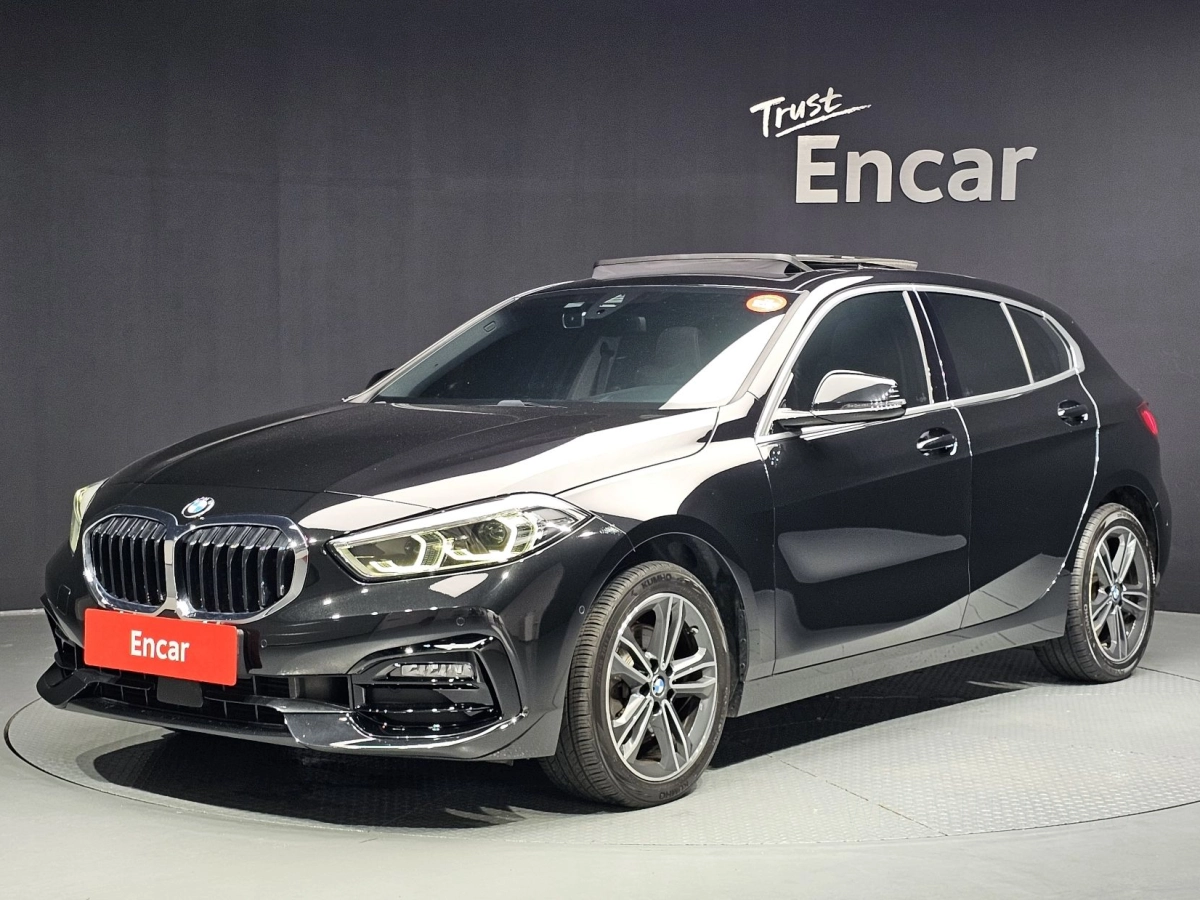 BMW 1-SERIES F40  2021