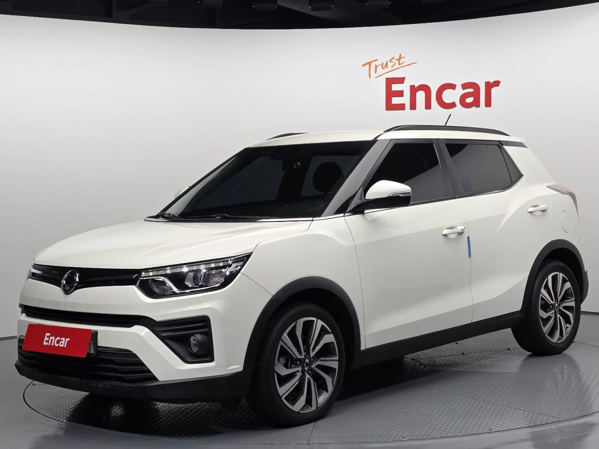 SSANGYONG TIVOLI VERY NEW