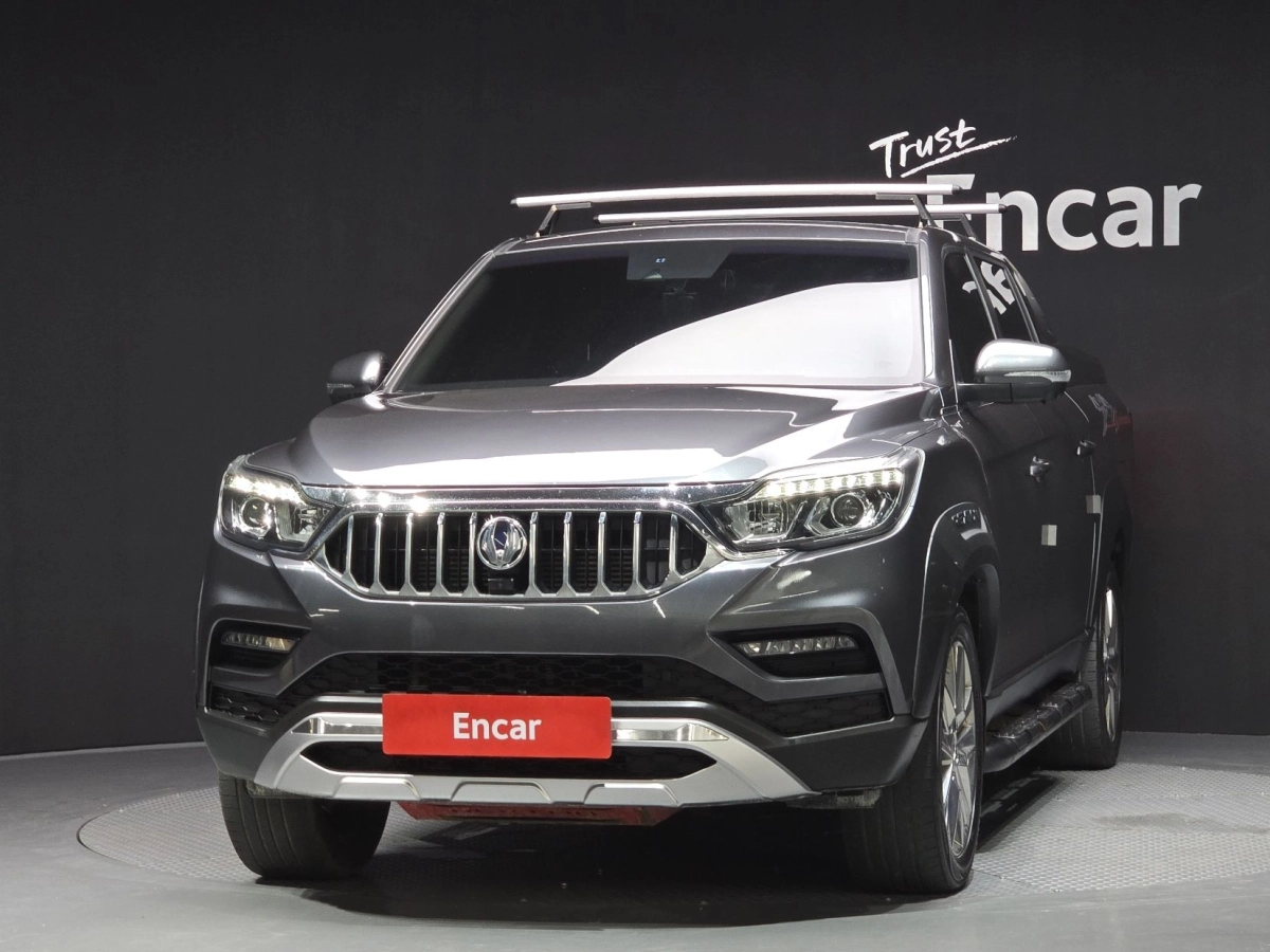 SSANGYONG REXTON SPORTS CAR