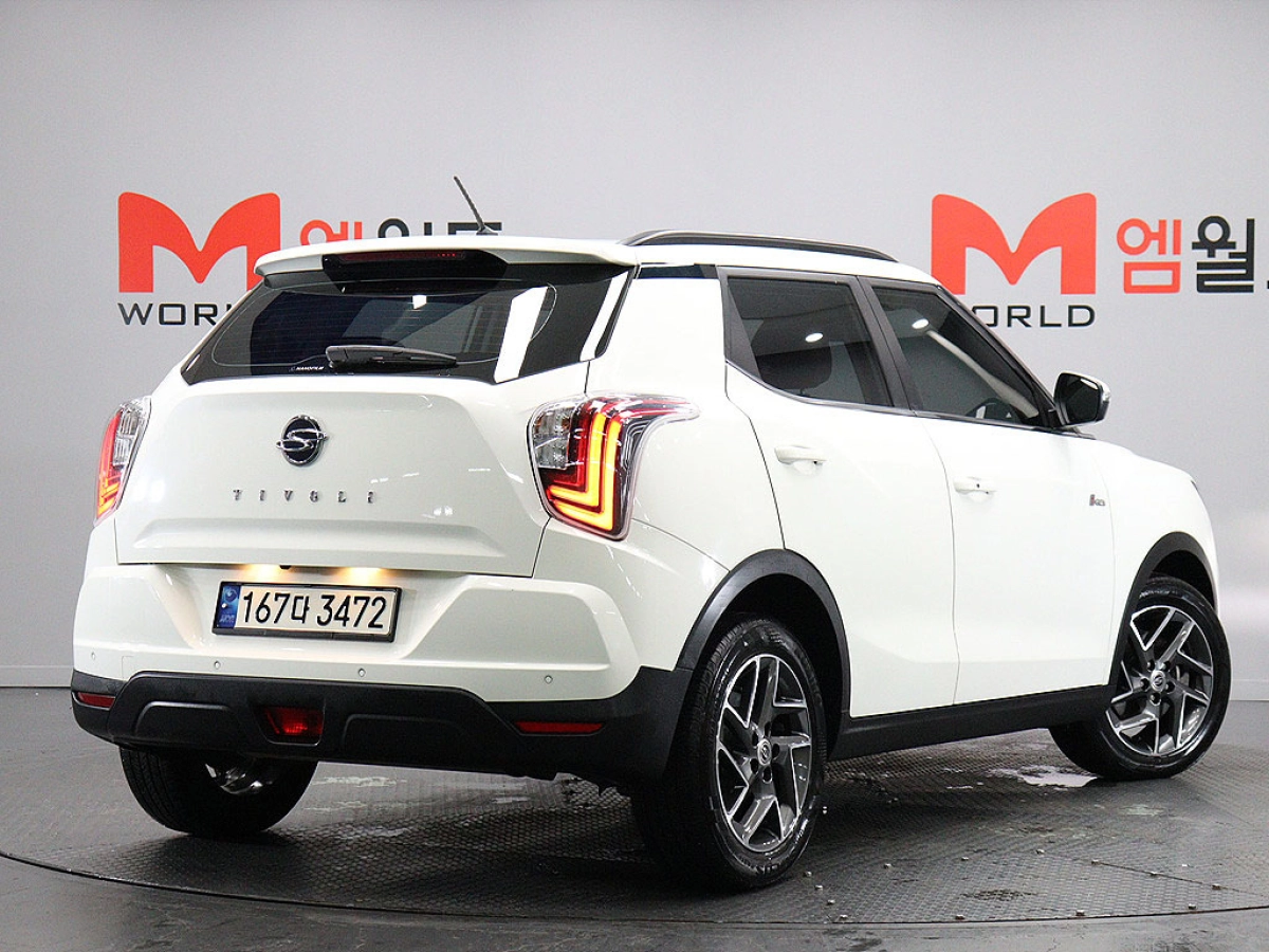 SSANGYONG TIVOLI VERY NEW