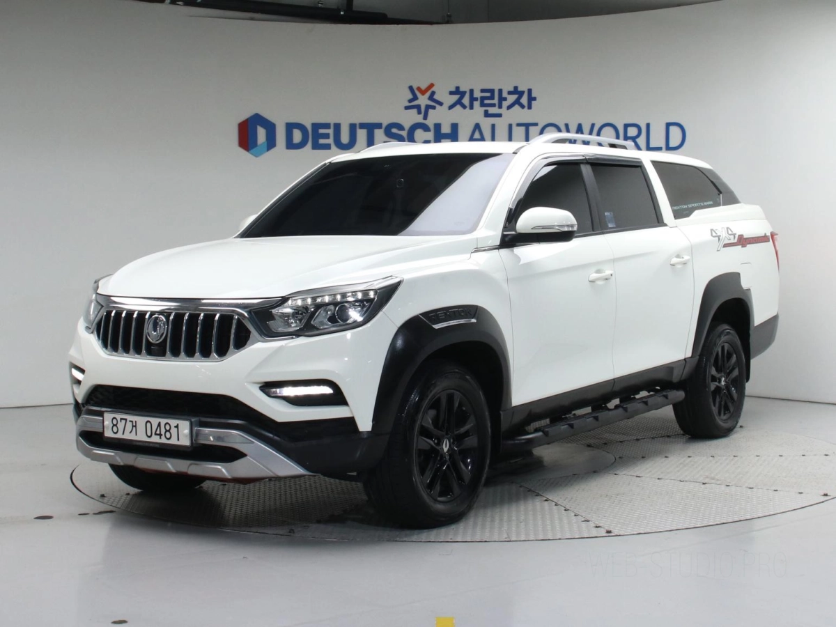 SSANGYONG REXTON SPORTS CAR