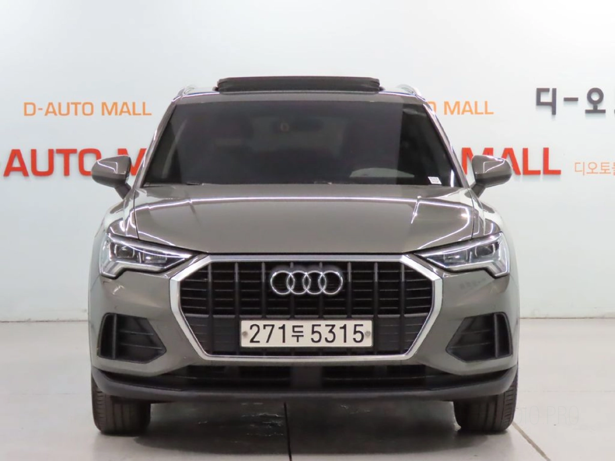 AUDI Q3 F3