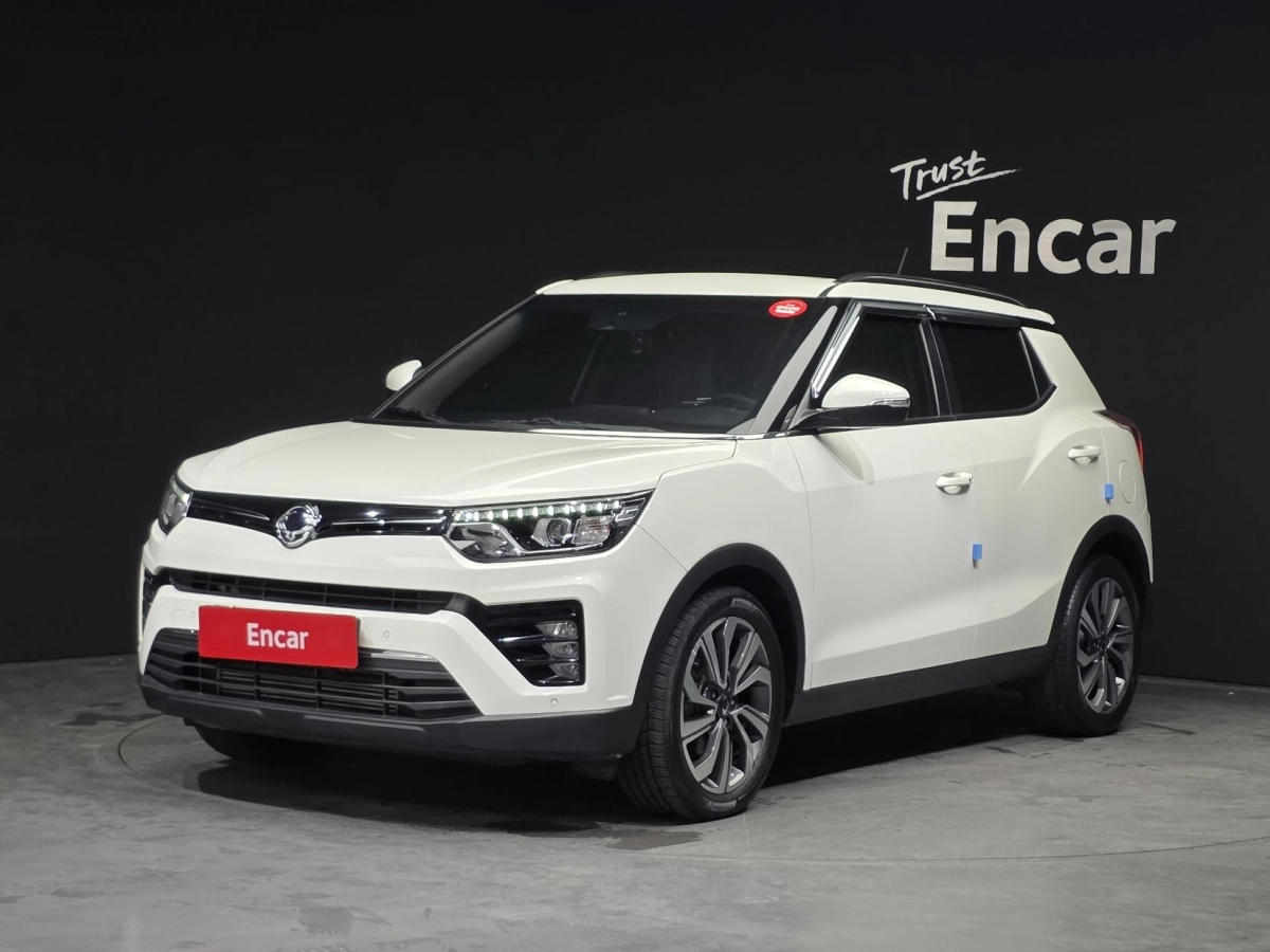 SSANGYONG TIVOLI VERY NEW