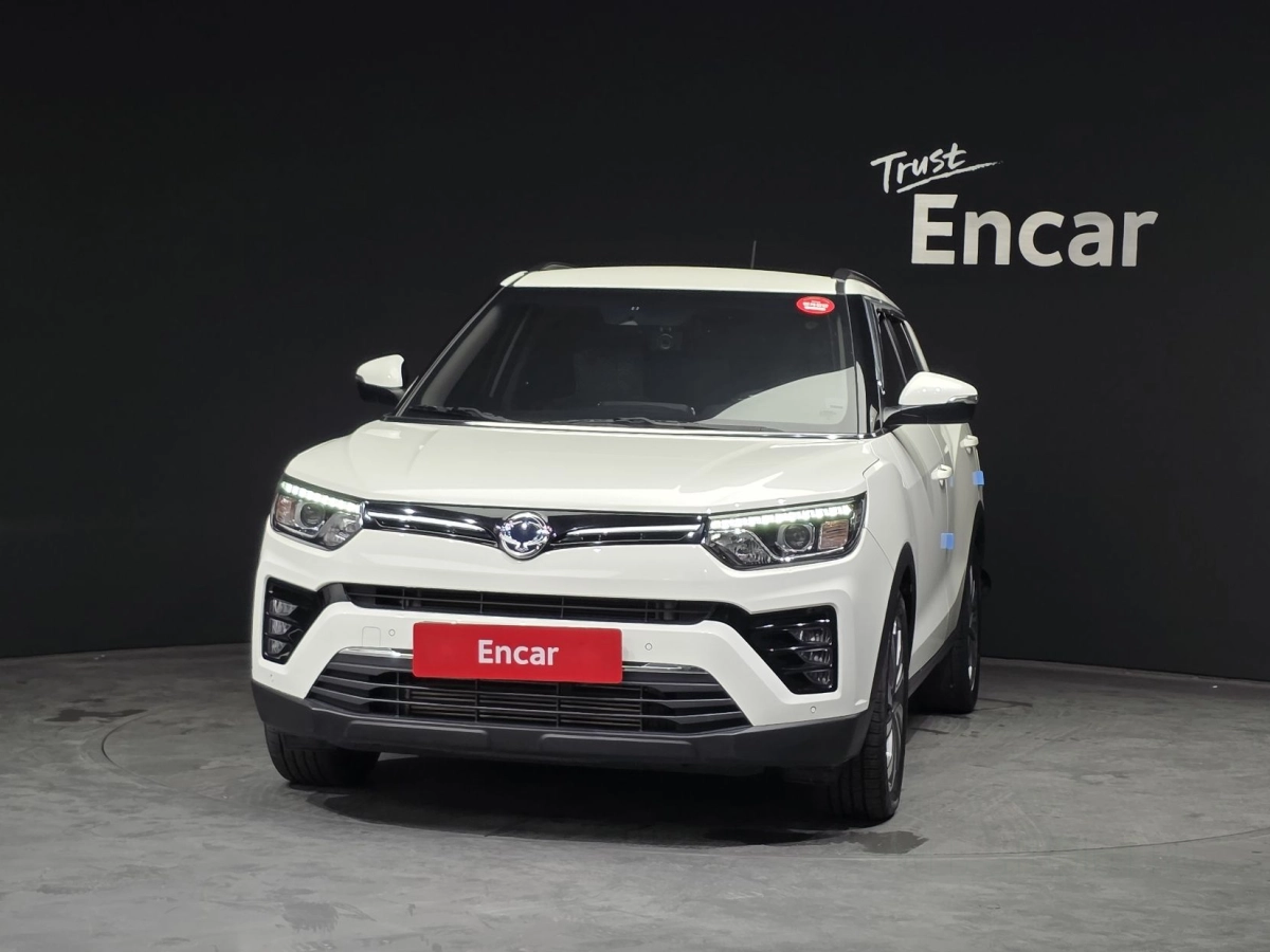 SSANGYONG TIVOLI VERY NEW