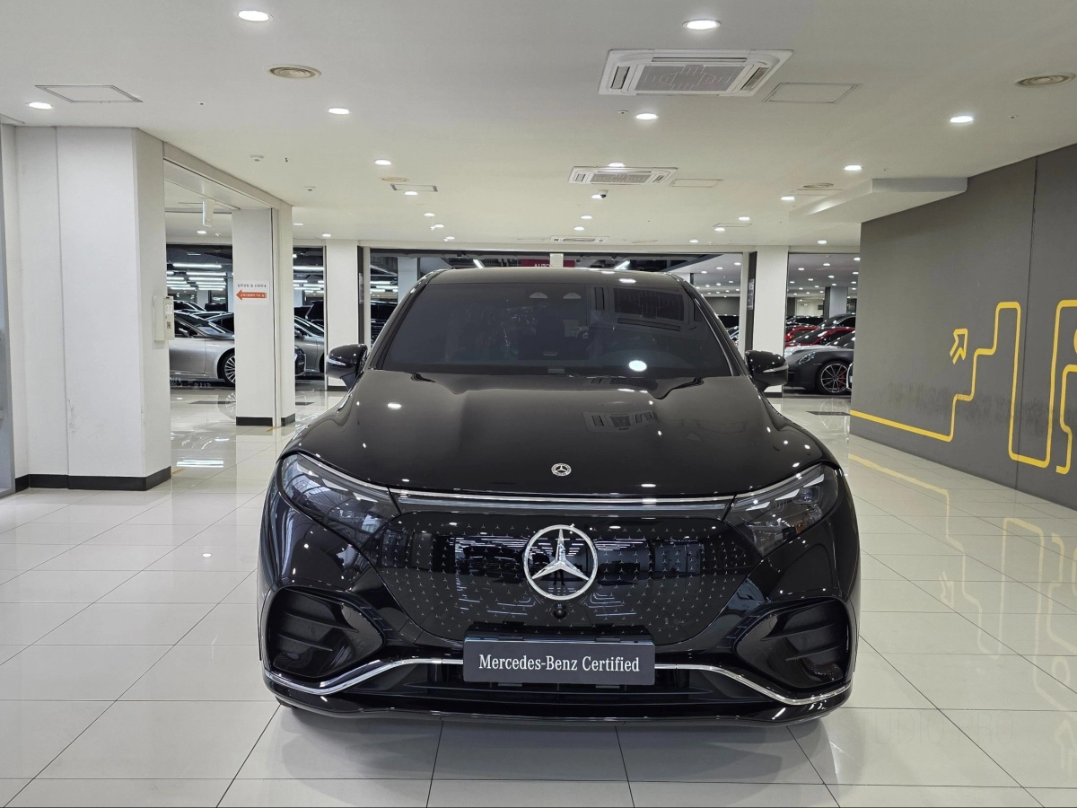 MERCEDES BENZ EQS SUV X296