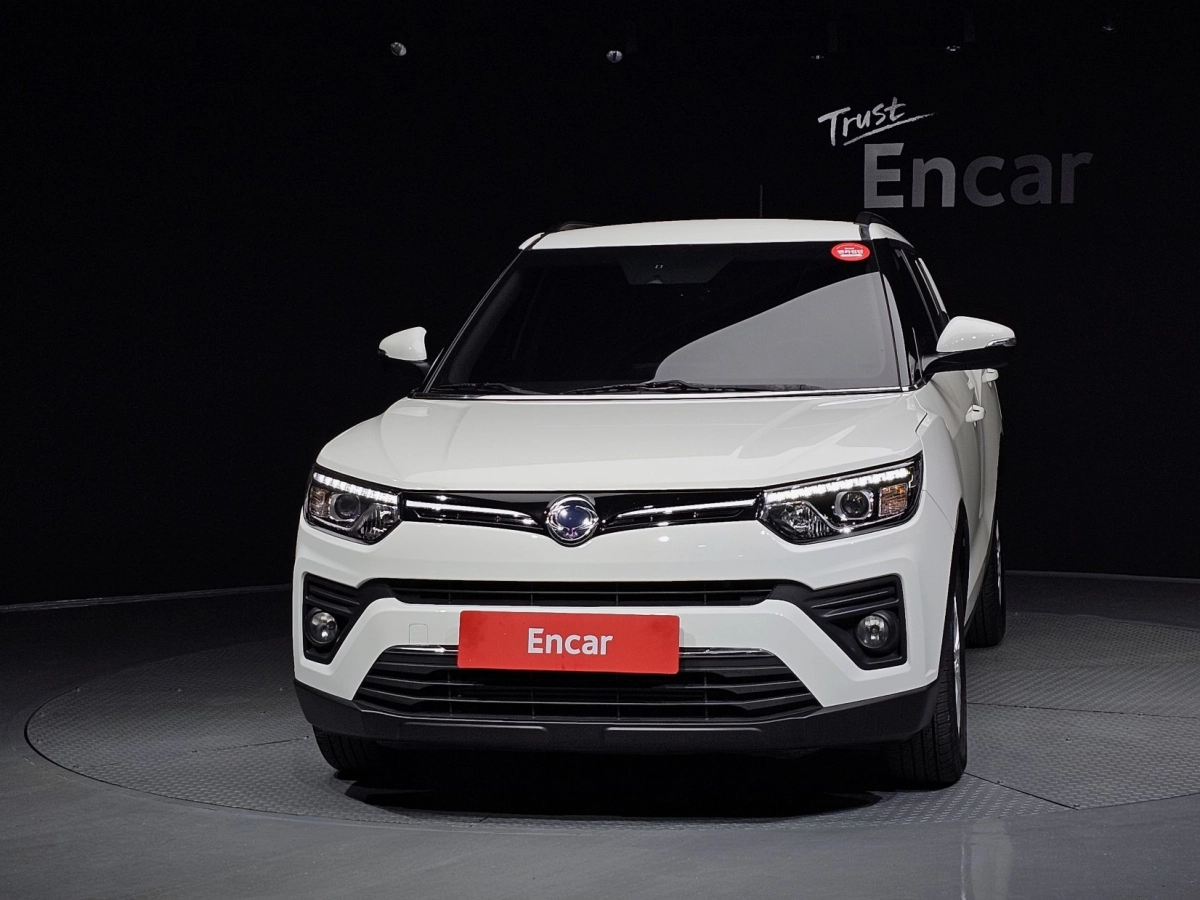SSANGYONG TIVOLI VERY NEW