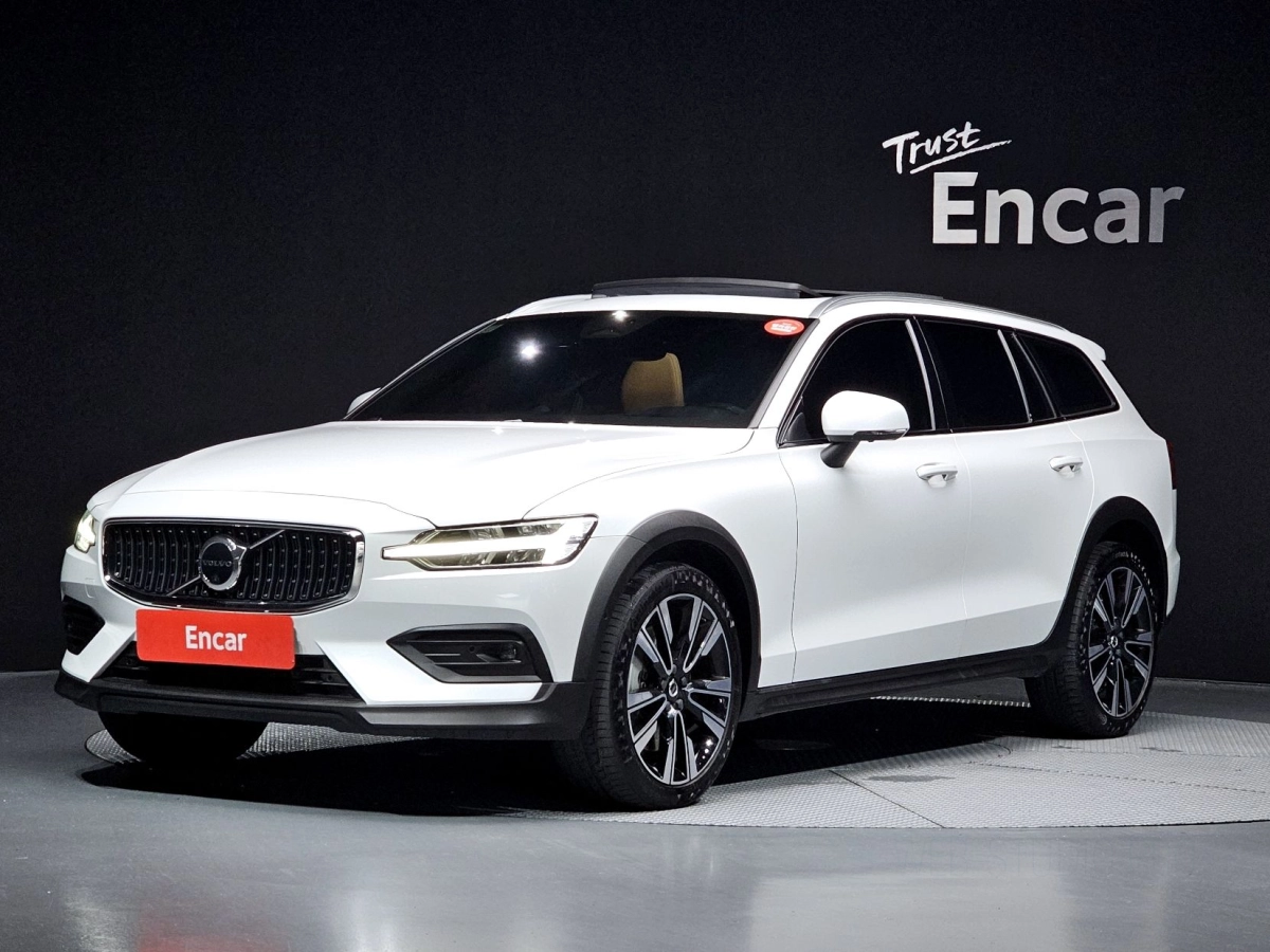 VOLVO V60 CROSS COUNTRY