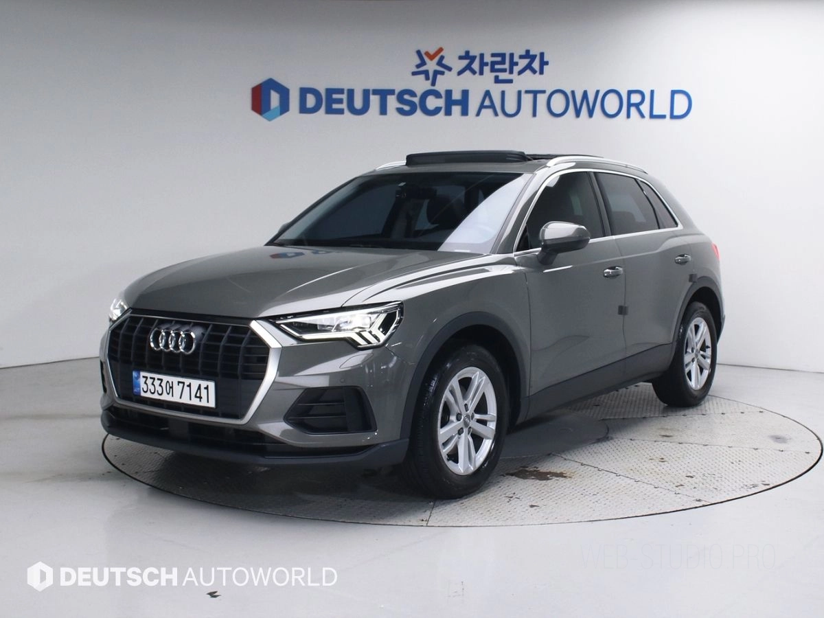 AUDI Q3 F3