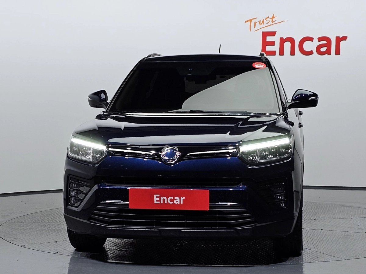 SSANGYONG TIVOLI VERY NEW