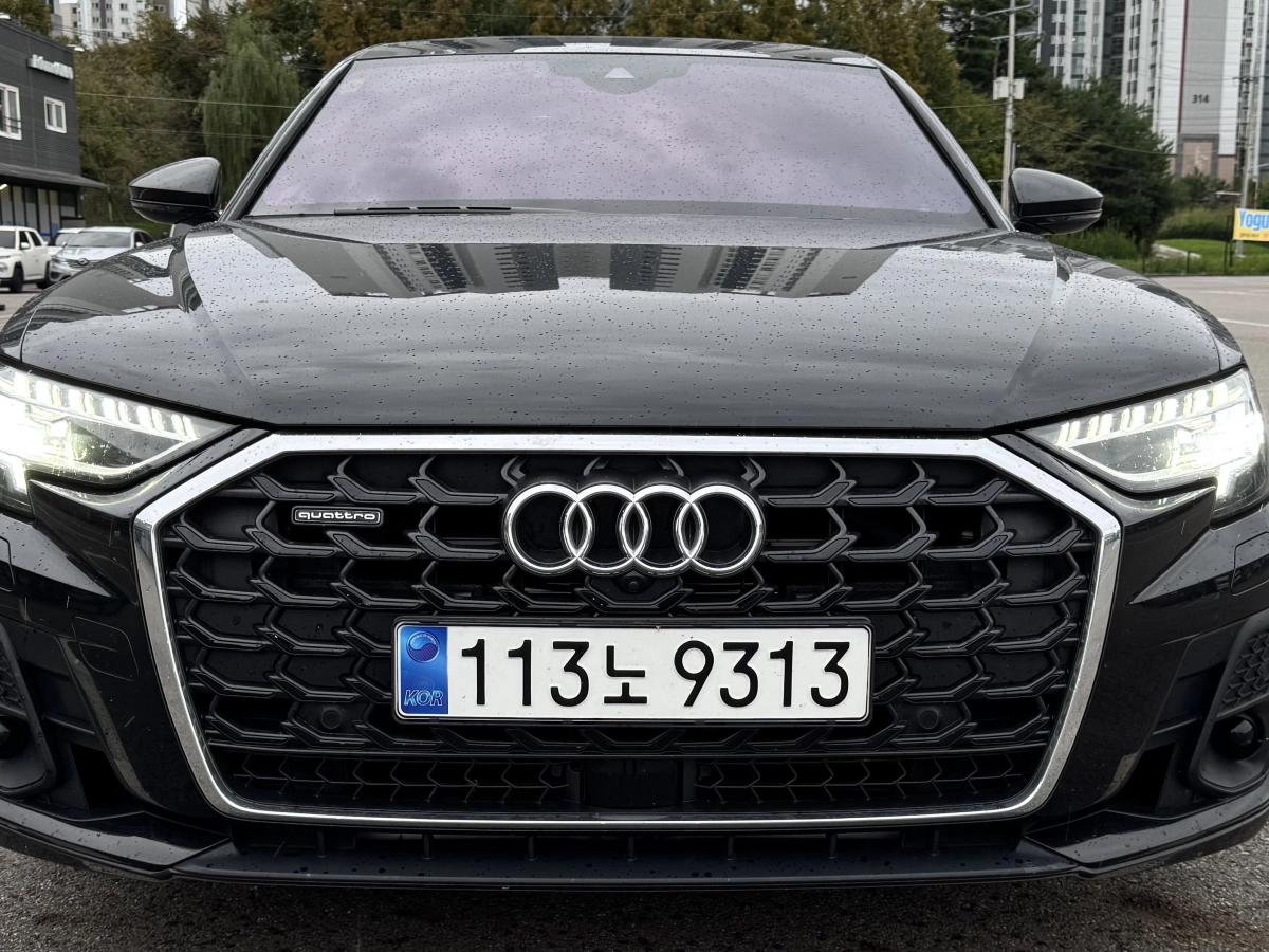 AUDI A8 D5
