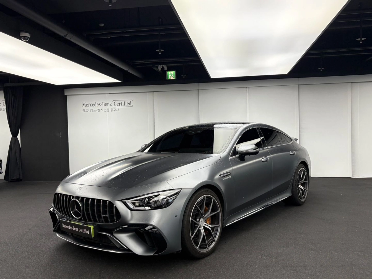 MERCEDES BENZ AMG GT  2023
