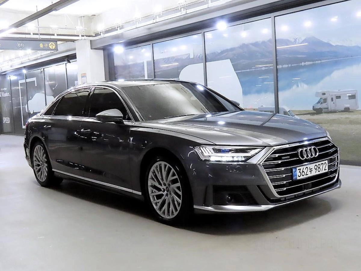 AUDI A8 D5  2021